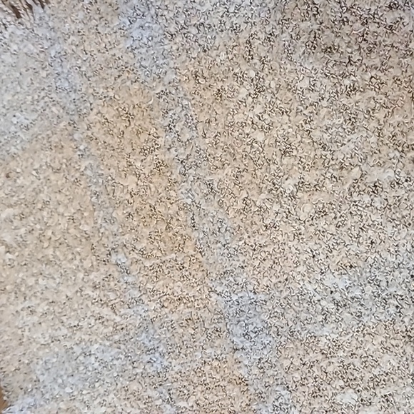 Free With Purchase Large 27x73 Ellen Tracy Scarf Wrap - Picture 5 of 6